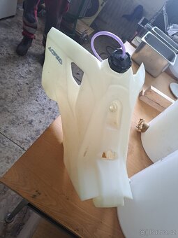 Velka nádrž KTM EXC 200 250 300 12L. - 2