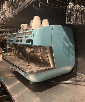 Profesionální retro kávovar FAEMA – dvoupákový, plně funkční - 2