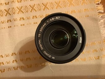 prodám objektiv m4/3 Olympus m.zuiko 75-300mm f4,8-6,7 ll - 2