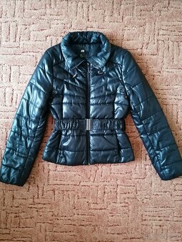 Dámská černá zimní bunda zn. H&M vel. 36 - 2