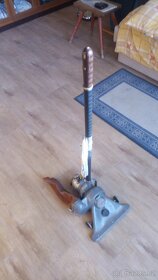 historický vysavač - 2