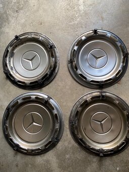 Poklice Mercedes w123 - 2