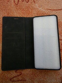 Kryty Samsung S24FE - 2