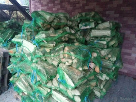 štípané pytlované dříví - 2