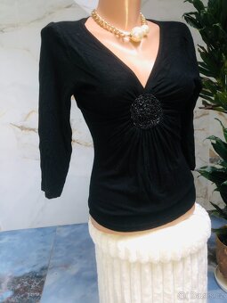 cerny # top# halenka#  spolecensky# business - 2