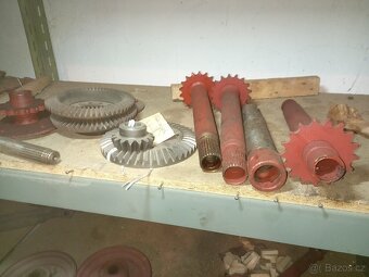 Náhradní díly na obraceč OZ - 2