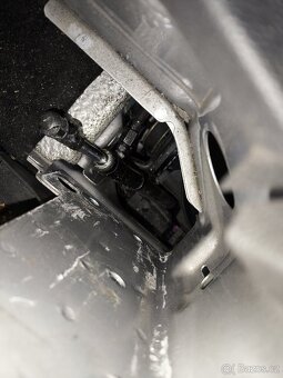 Hydraulika na stahovani strechy Audi TT - 2