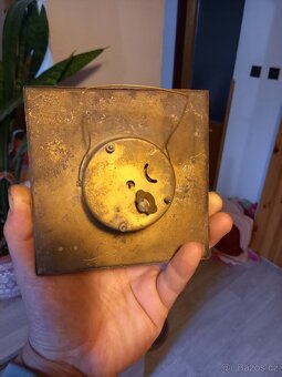 Staré hodiny na klíček - 2