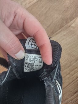 Tenisky Adidas 32 - 2