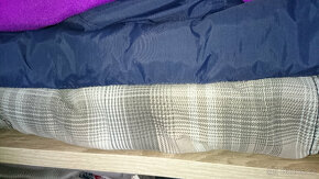 Prodám podzimní a zimní bundy (vesty) pro dítě 3-7 let - 2