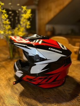 Motokrosová helma - 2