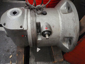 Lícní deska, frézovací hlavy na vyvrtávačku WHN13, opora - 2