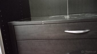 Skříň šatní - 2