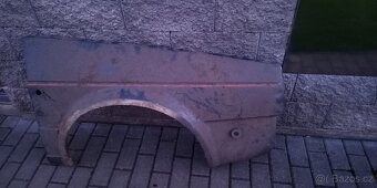 Volkswagen pravý přední blatník - 2