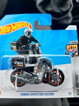 Hotwheels honda super cub custom treasure hunt - 2