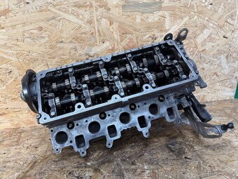 KOMPLETNÍ HLAVA VÁLCŮ 1.6 TDI 77KW CAYC  03L103T3A - 2