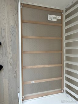 Dětská postýlka bílá IKEA Sundvik + matrace IKEA Skonast + o - 2