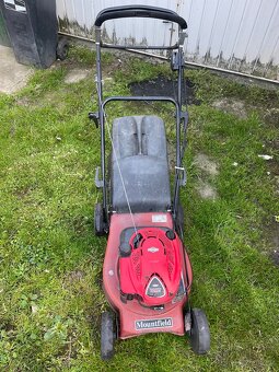 Zahradní sekačka Briggs Stratton s pojezdem - 2