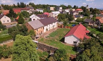 Dům s pozemkem 3800 m2 - 2