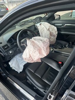Mercedes C W204 350cdi 170kw náhradní díly - 2