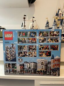 Nové LEGO 10255 Shromáždění na náměstí. - 2