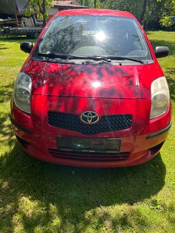 Toyota Yaris 1.0 51kw,2008--3 dvéř---náhradní díly - 2