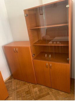 Knihovna / skříňka / kontejner / stůl - 2