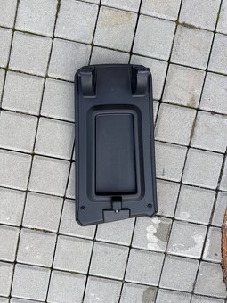 Loketní opěrka BMW g20/21 (modré prošívání) - 2