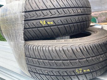 Pneu 175/65 R14 - 2