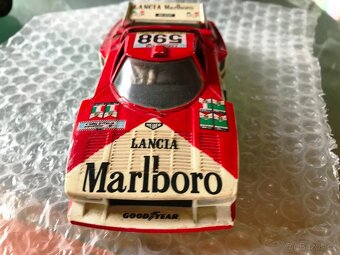 Auto autodráhy Lancia Marlboro - 2