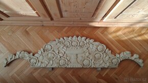 Dřevěná ozdobná starožitná řezba na nábytek - 2