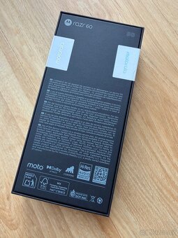 Motorola Razr 60 8GB/256GB Pantone Lightest Sky - 2