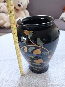 Velká černá váza - 2