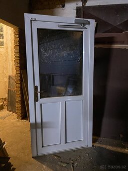 Levé vchodové dveře - 2