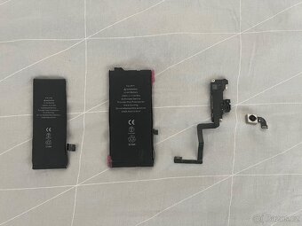 Náhradní díly na iPhone - 2