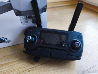 Dron DJI Mavic Pro - 2