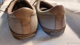 Plátěné Tommy Hilfiger 44 - 2.pár - 2