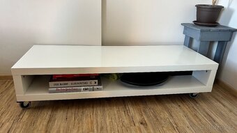 TV stolek s kolečky - 2
