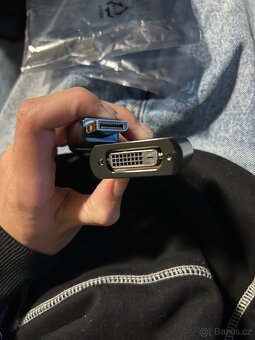 HP DisplayPort na DVI - 2