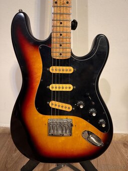 Japonská elektrická kytara Salvarez - 2