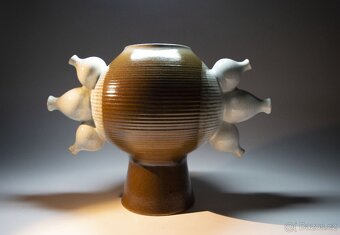 Keramická  váza  - Kravsko - 2