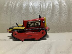 Pásový traktor 50 léta - 2