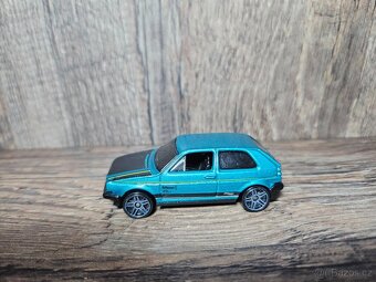 Volkswagen Golf Hot Wheels - 2