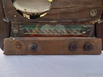 Starodávné rádio Tesla 619A - 2