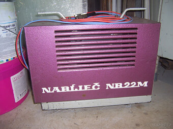 Nabíječka autobaterií NB22M - 2