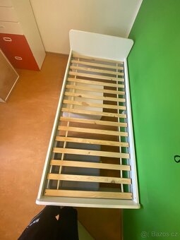 Dětskou postel IKEA Stästad/Platsa s úložným prostorem. - 2