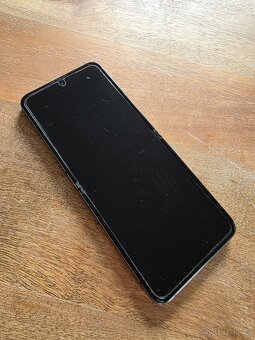 Samsung Flip 4 - 2