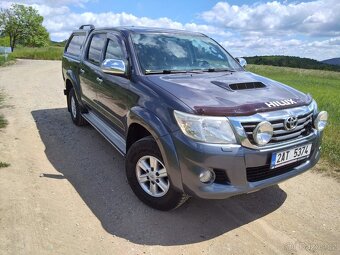 Toyota Hilux - 2
