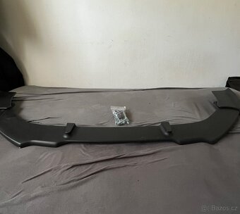 spoiler pod přední nárazník Audi a4 b8 - 2