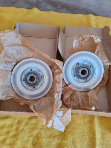 Brzdové kotouče zadní s ložiskem orig. ND Peugeot a Citroen - 2
